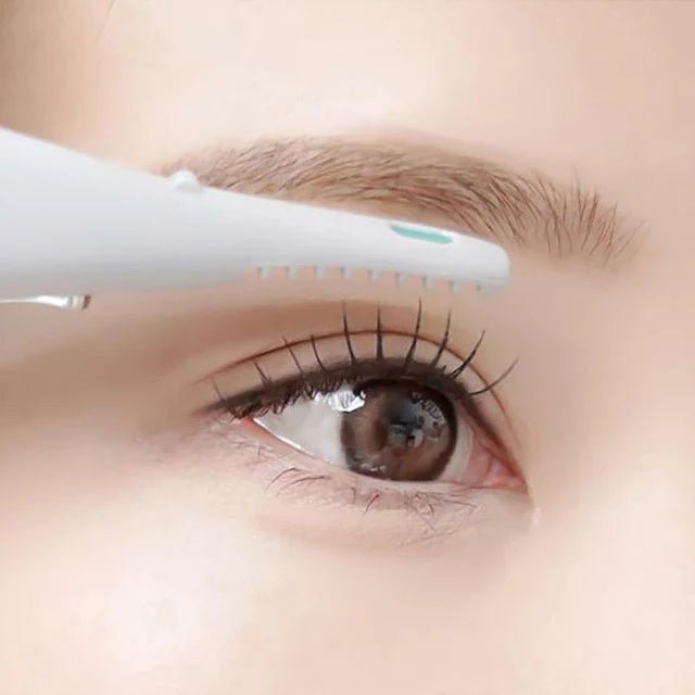 Fillimilli Mini Heated Eyelash Curler by Fillimilli – Eye Makeup Tools