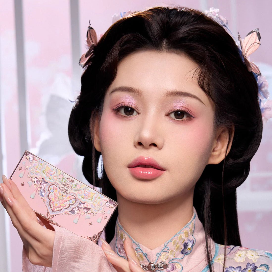 Flower Knows Butterfly Cloud Collar Embossed Makeup Palette by Flower Knows – Eye Shadow