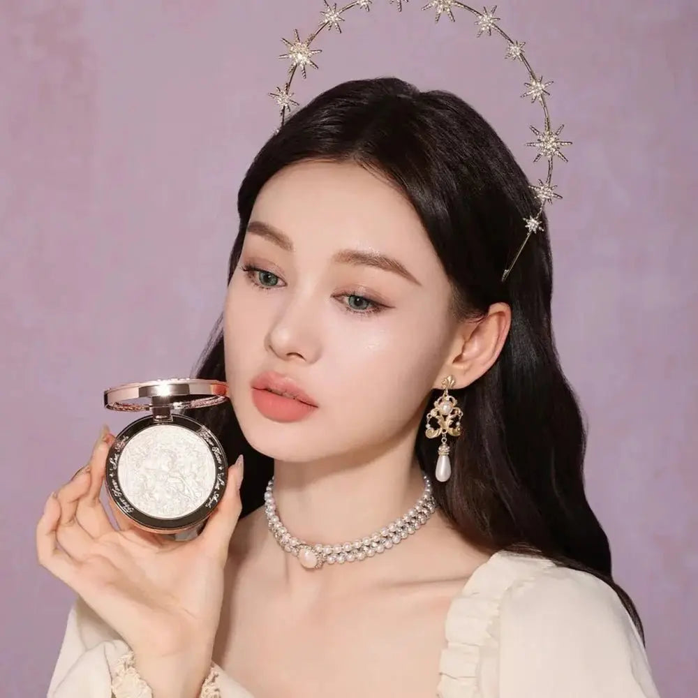 Flower Knows Little Angel Embossed Highlighter L03 Chanting Anthem by Flower Knows – Contour & Highlighter