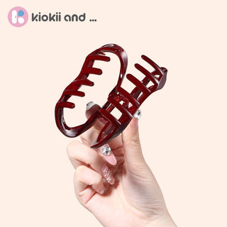 Kiokii Elegant Wave Claw Clip by Kiokii and... – photo