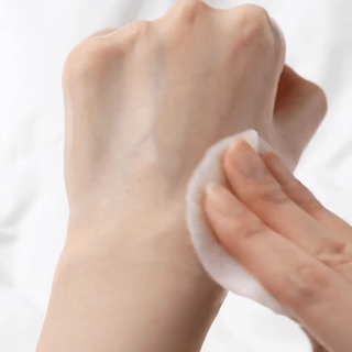 SKINFOOD Pantothenic Water Parsley Clear Pad 60pcs by Skinfood – Toner Pads photo