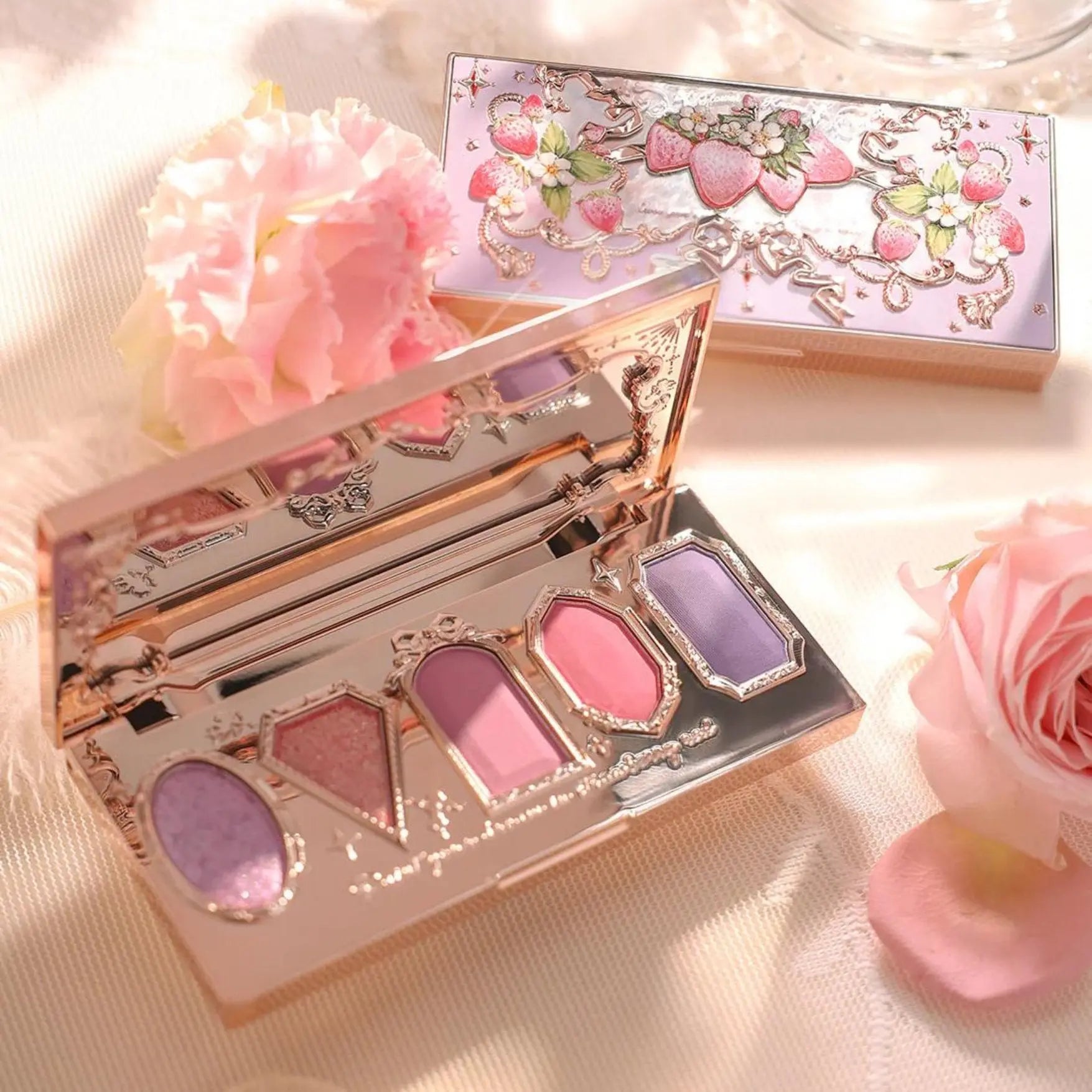 Flower Knows Violet Strawberry Rococo Five - Color Eyeshadow Palette G01 Starmoon Strawberry  – Eye Shadow photo