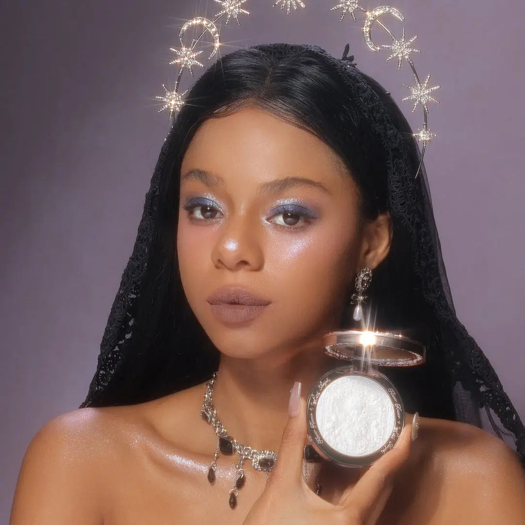 Flower Knows Little Angel Embossed Highlighter L04 Moon River by Flower Knows – Contour & Highlighter