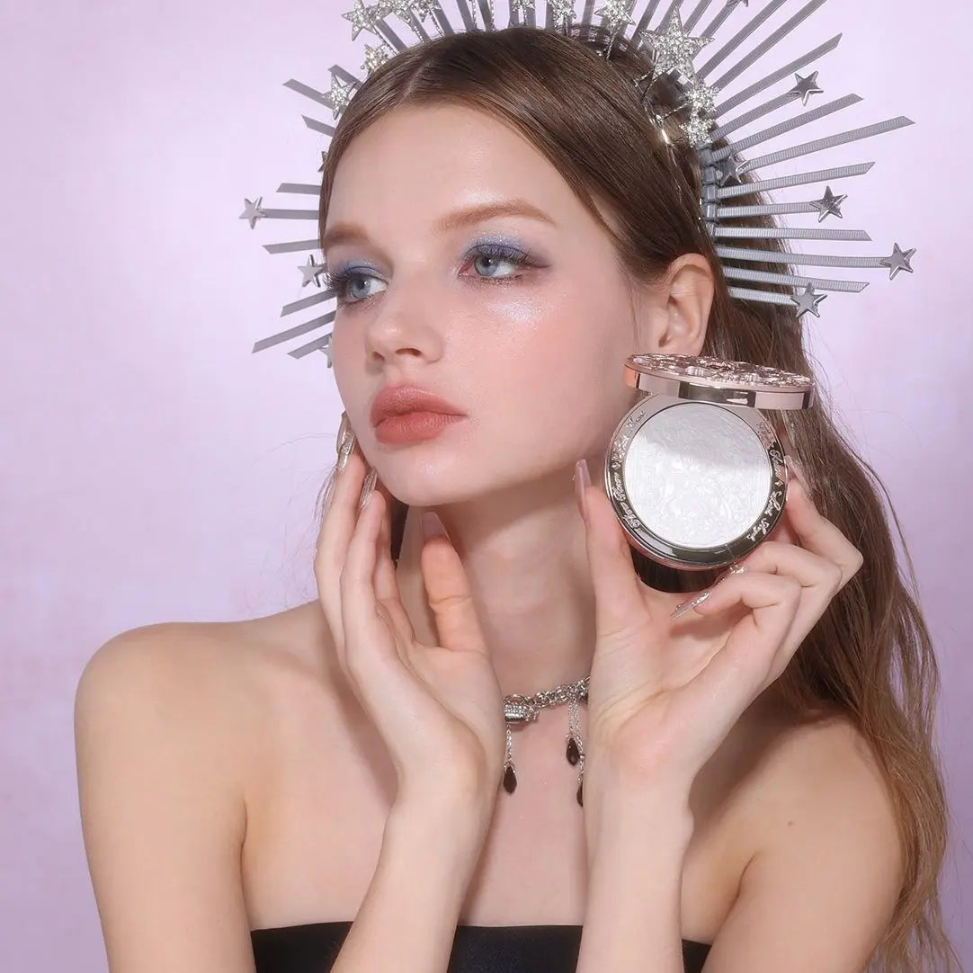 Flower Knows Little Angel Embossed Highlighter L04 Moon River by Flower Knows – Contour & Highlighter